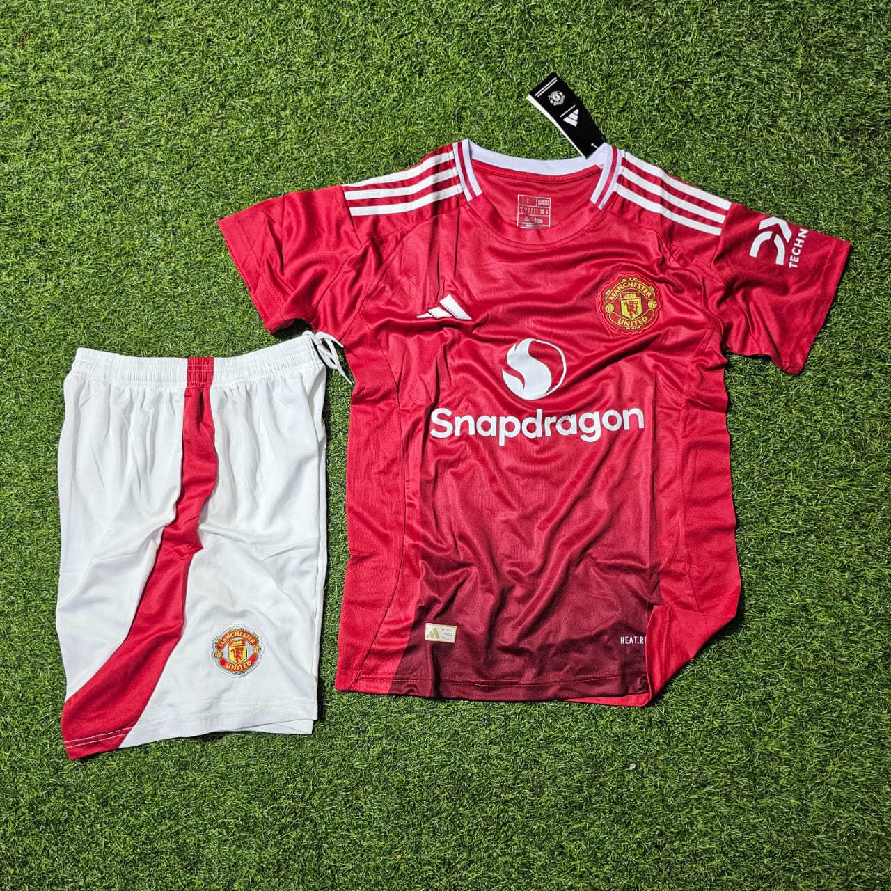 Man United home 24/25 Fan version kit