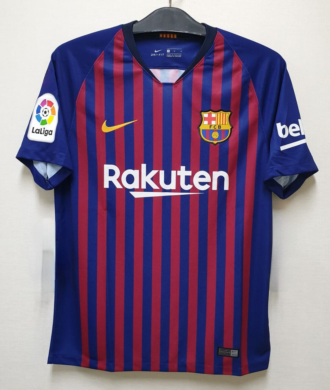 طقم برشلونة القديم