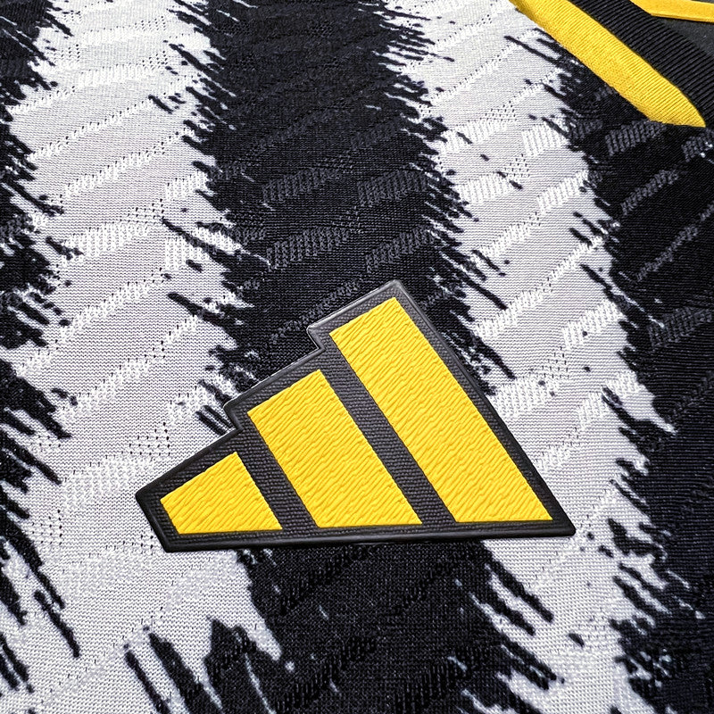 Juventus 23/24 home player version jersey